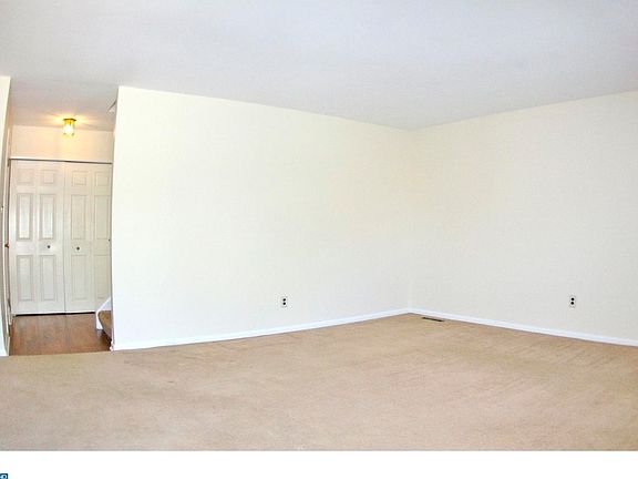 3rd image of 3427 Hillock Ln