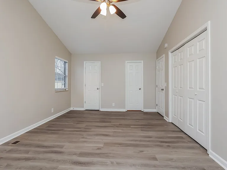 1409 Woodchimes Ct — Photo 9