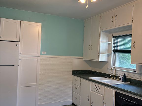 2nd image of 2903 Rowan St