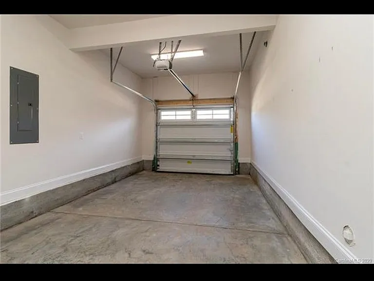 1430 Academy St — Photo 16