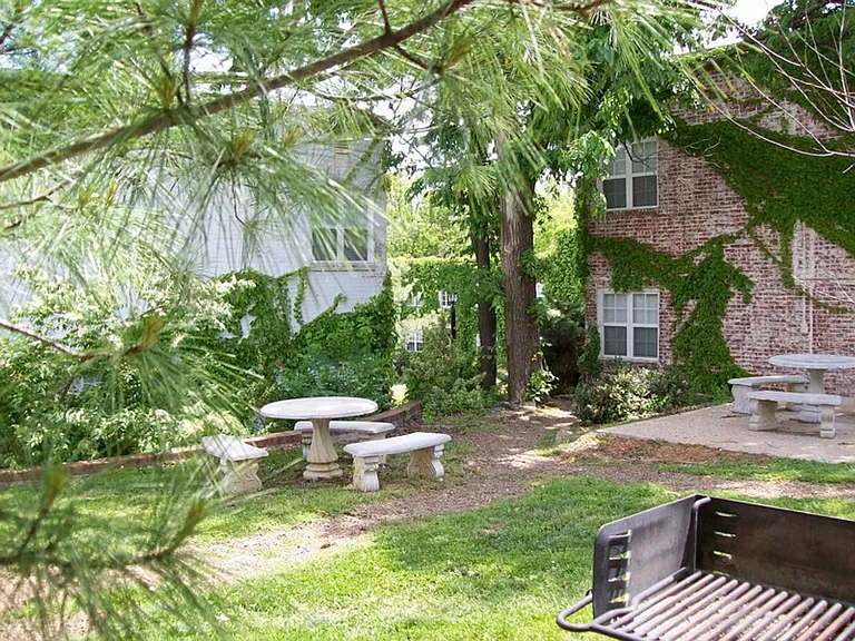529 N Whitham Ave — Photo 20