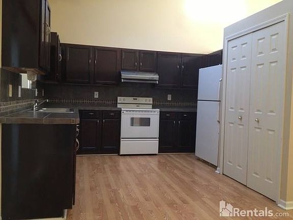 2nd image of 6927 Tangle Wood Dr