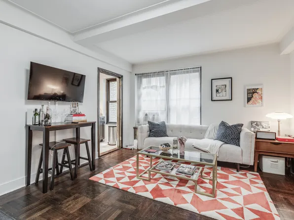 56 7th Avenue image 1 of 12