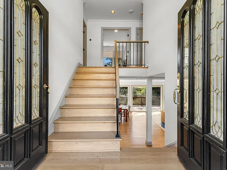 2820 Ellicott St NW — Photo 3