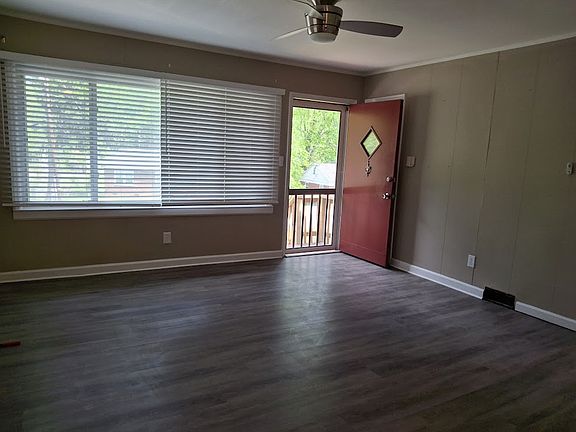 3rd image of 4175 Welling Ave