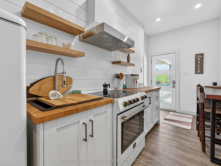 29 Saint Clair St — Photo 37