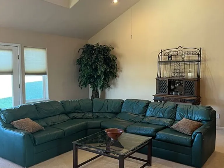 67 Edinburgh Cir — Photo 8