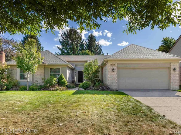 45205 Dunbarton Dr, Novi, MI 48375