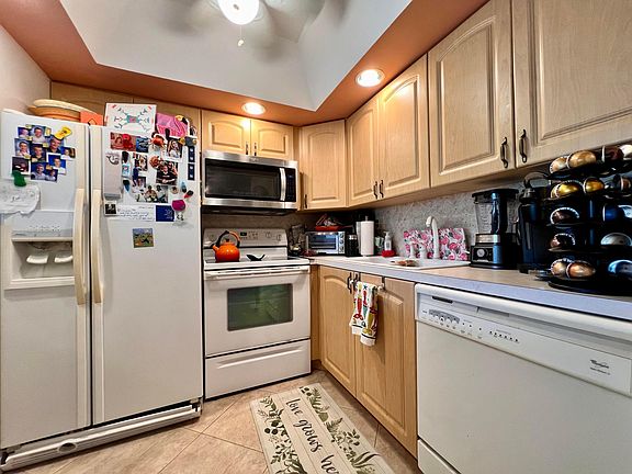 3rd image of 304 Sheffield M