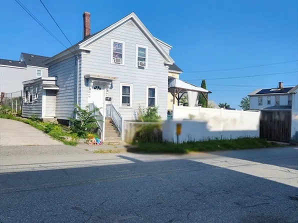 196 School St, Lowell, MA 01854