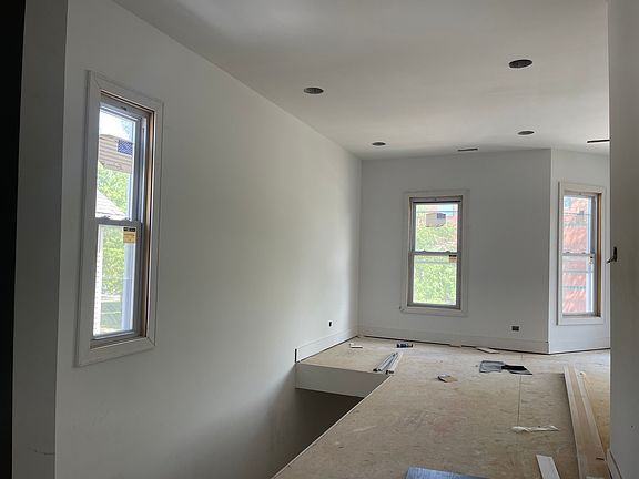 5th image of 1638 N California Ave