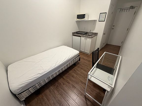 3rd image of 203 Spadina Rd #105