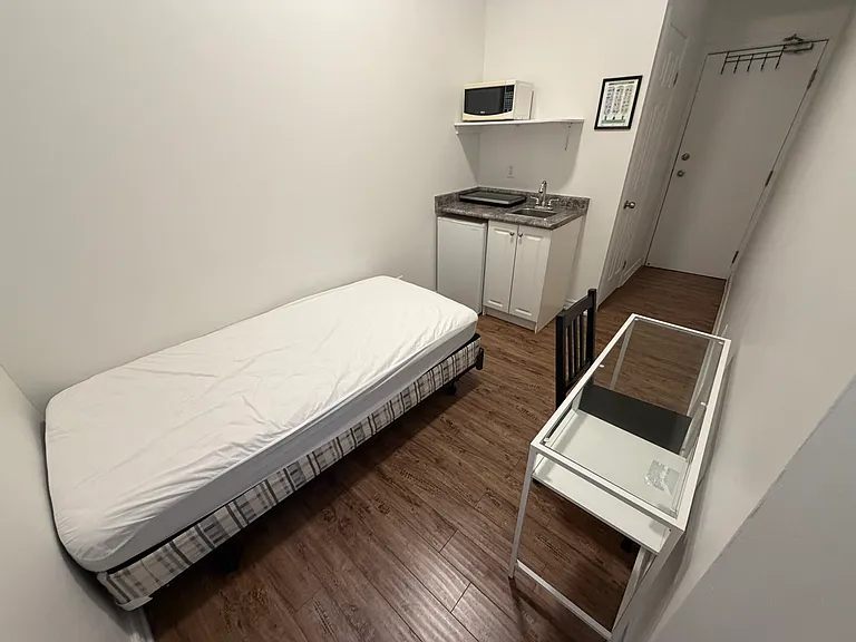 203 Spadina Rd #105 — Photo 3