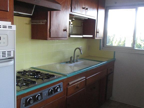 2nd image of 7451 La Jolla Blvd APT B