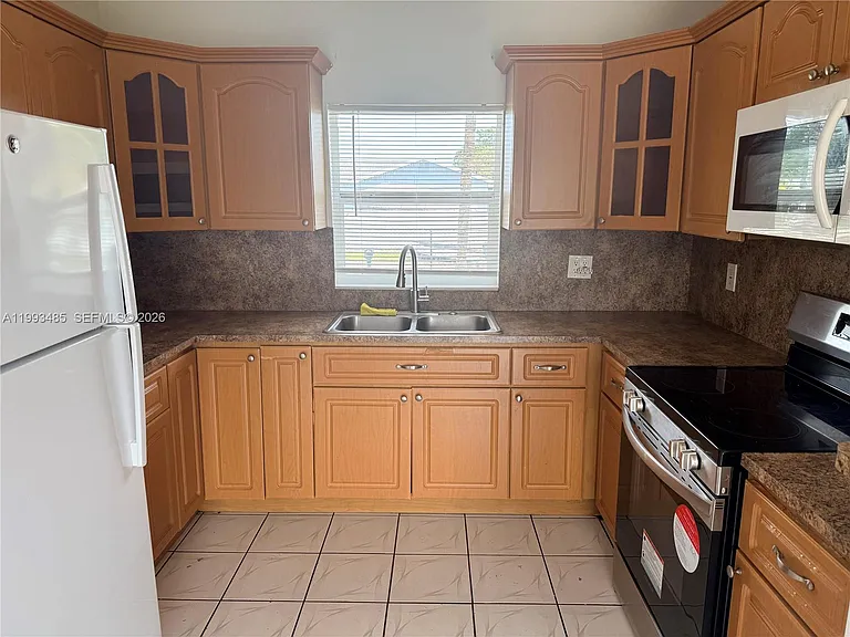 26468 SW 123rd Pl — Photo 9