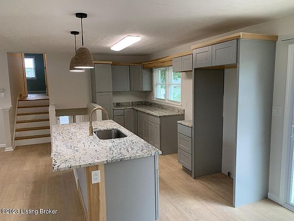 4th image of 8910 Aristides Dr