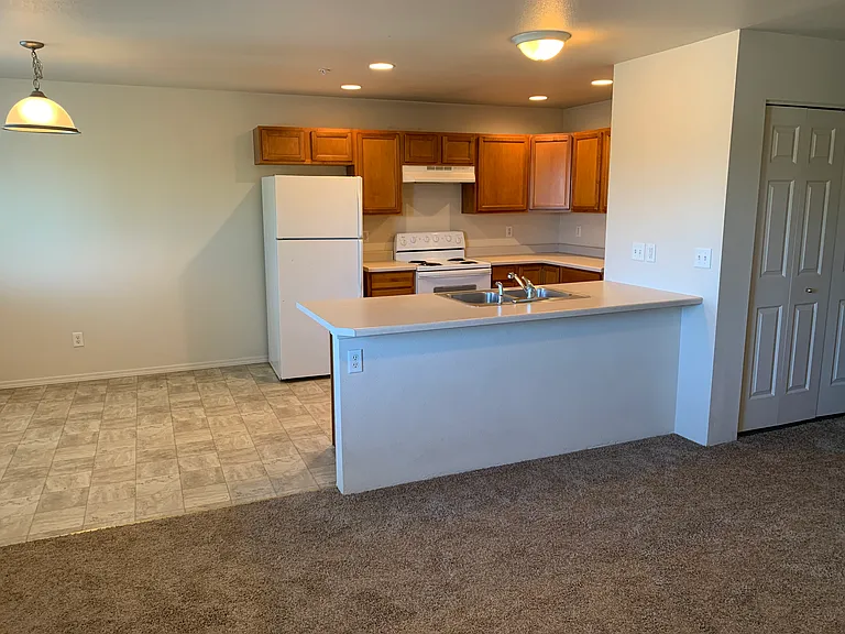 525 Western Ave #200 — Photo 3