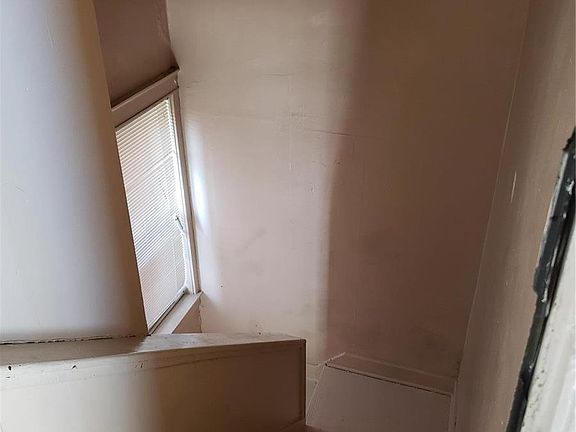 4th image of 5895 Highland Ave