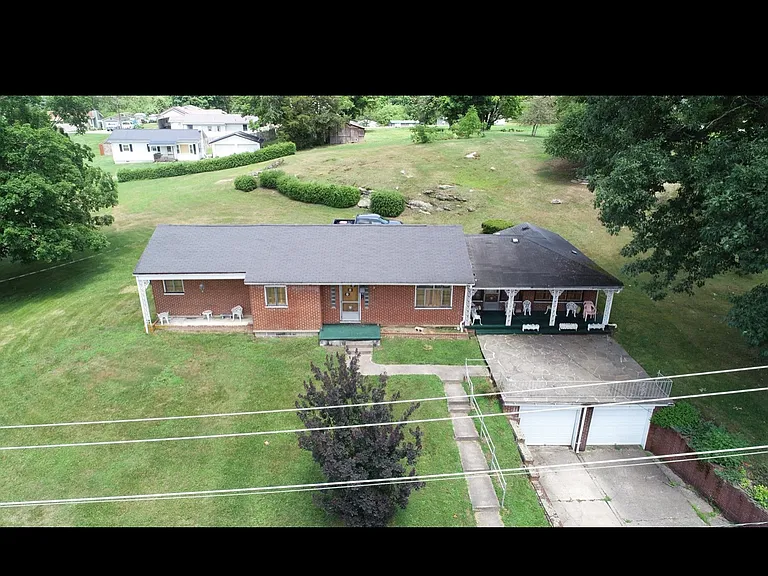 598 Brown Ave — Photo 10