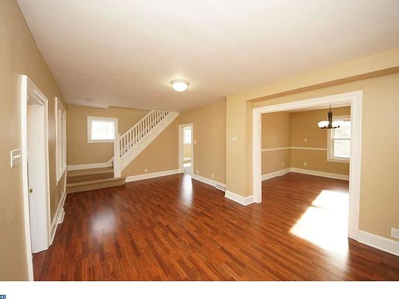 3rd image of 129 Parkinson Ave