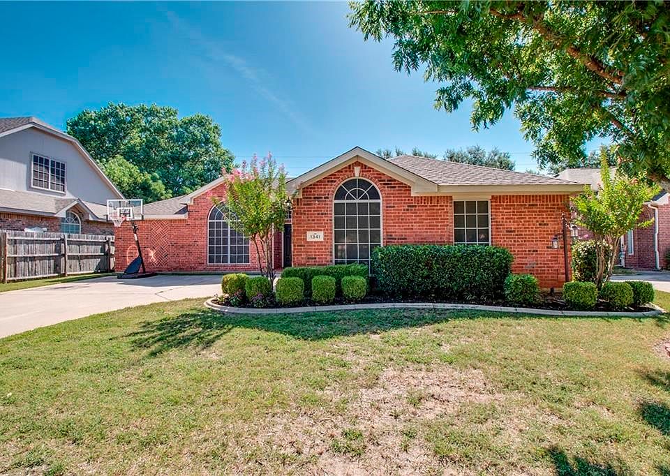 Beautifully maintained one owner single story home in desirable Keller neighborhood.