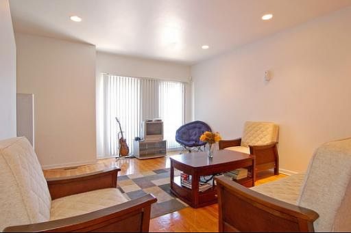 2nd image of 4627 N Winthrop Ave #1