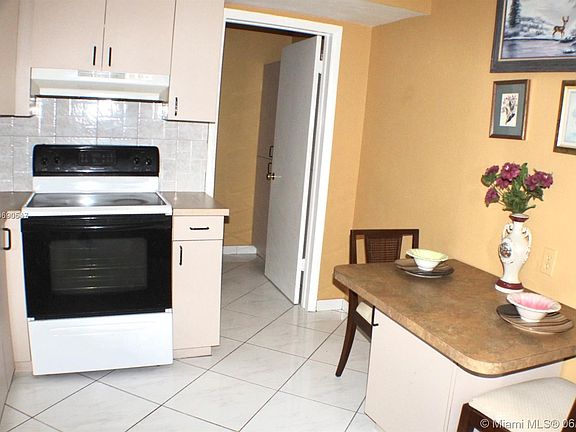 4th image of 1107 NE 2nd Ct