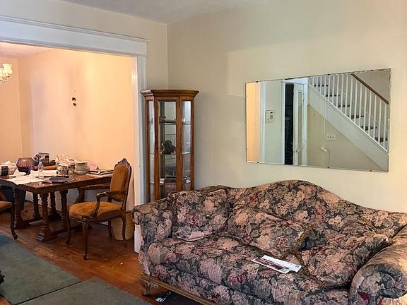 4th image of 1533 N Carolina Ave NE