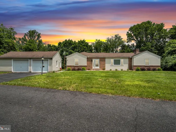 825 Short St, Dauphin, PA 17018