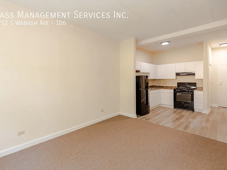 4752 S Wabash Ave #106 — Photo 2