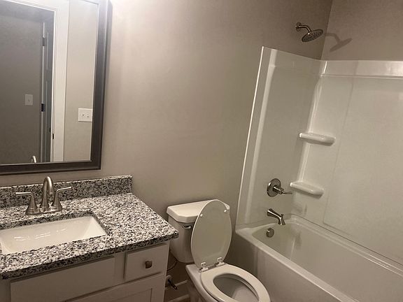 5th image of 412 Oak St #B