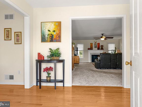 3rd image of 107 Victoria Ct