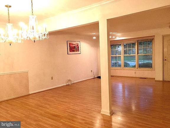 4th image of 1379 Gwynedale Way