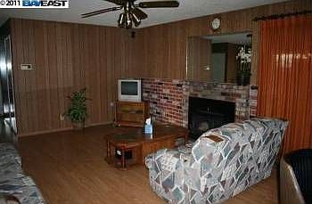 2nd image of 2622 Oregon St