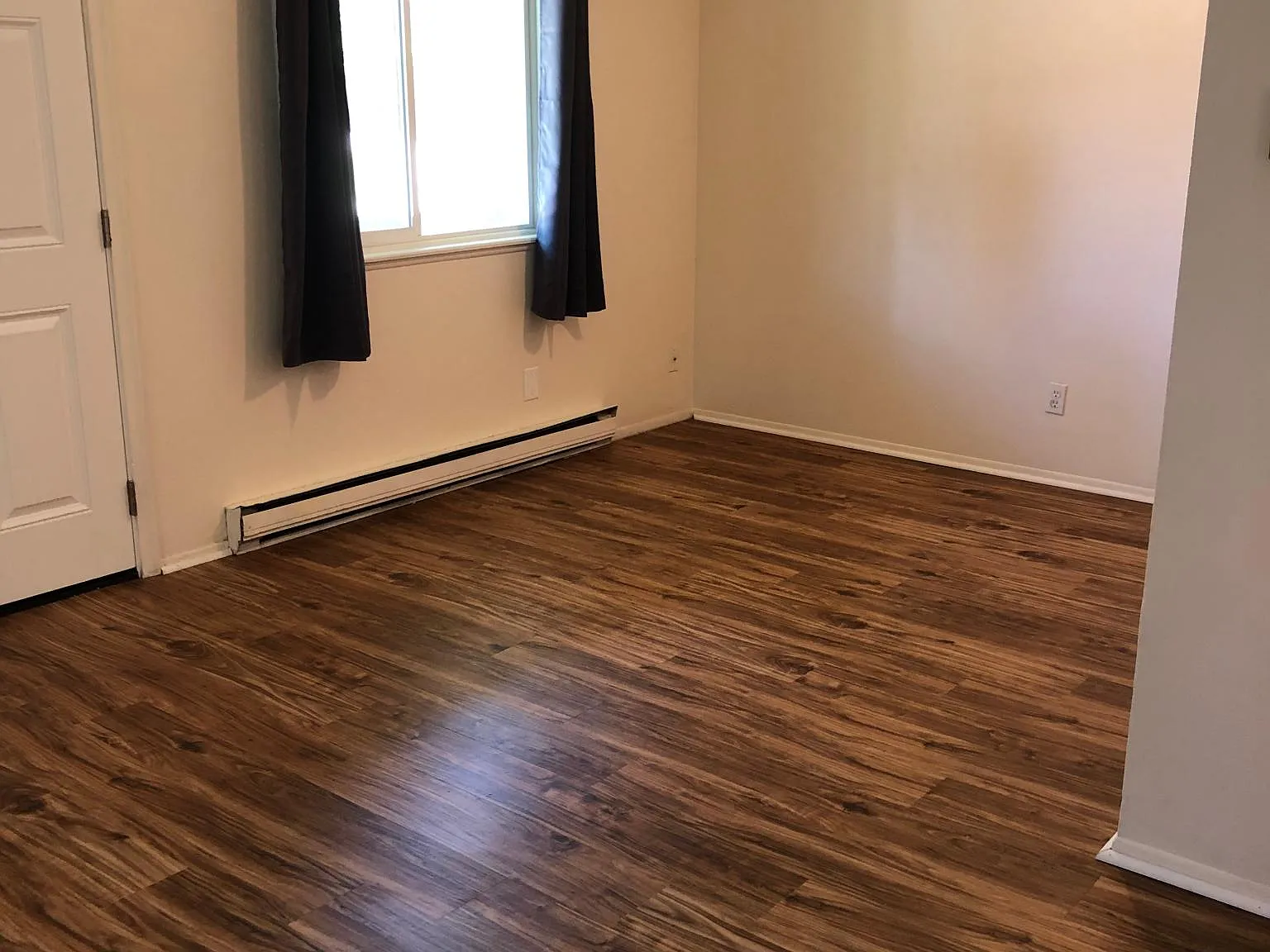 6 bed, 3520 sqft, $4,650 — Photo 3