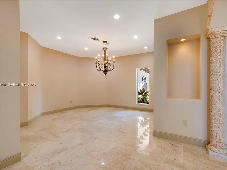 129 Gavilan Ave — Photo 9