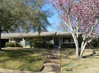 2218 Debby Dr, Tyler, TX 75701
