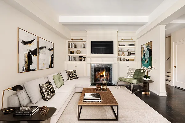 Sold by Compass | media 22