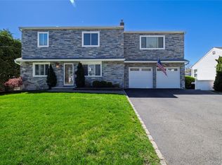 140 Baltimore Ave, Massapequa, NY 11758
