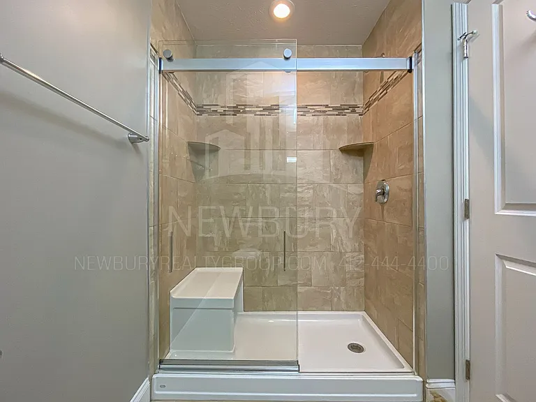 113-155 Banksville Pl — Photo 32