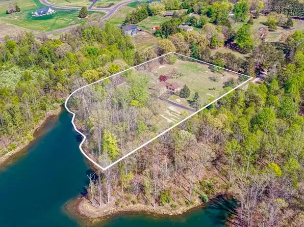 50 Burgess Ln, Fredericksburg, VA 22406