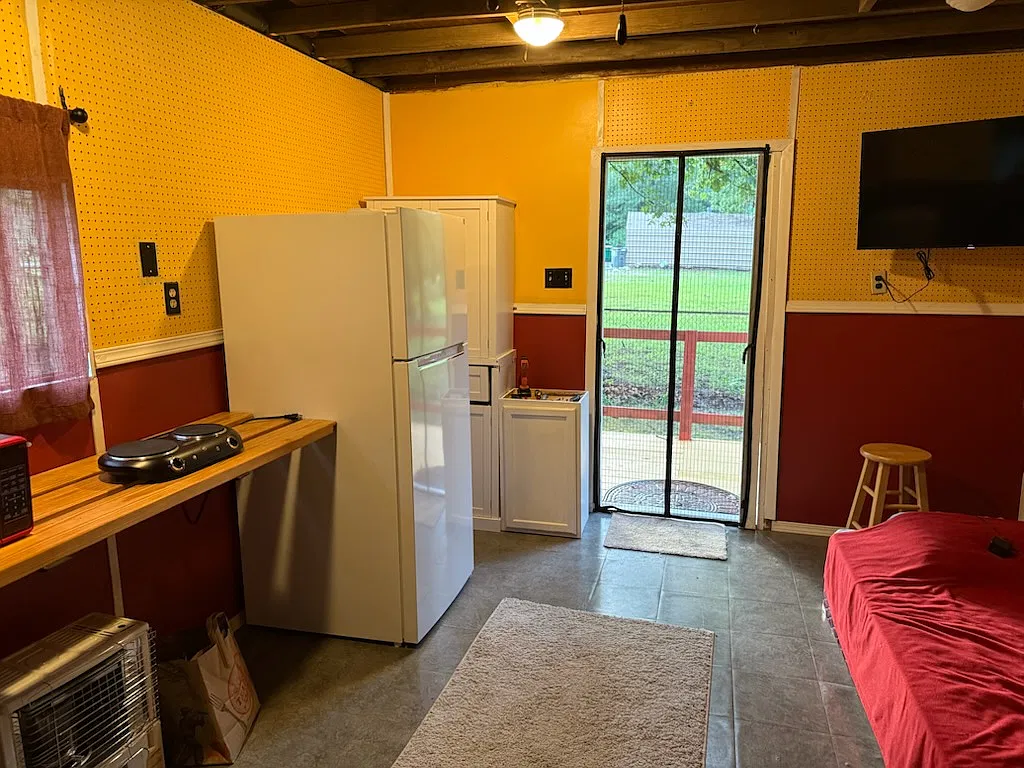 Studio, 200 sqft, $600 — Photo 3