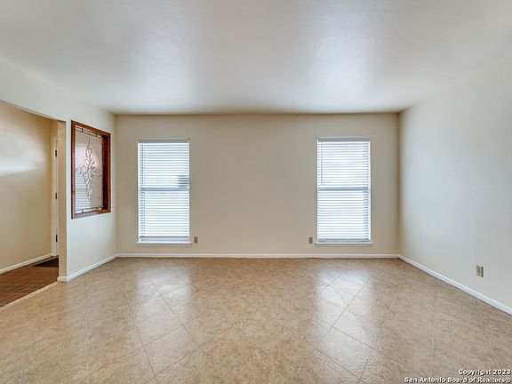4th image of 411 Downshire Dr