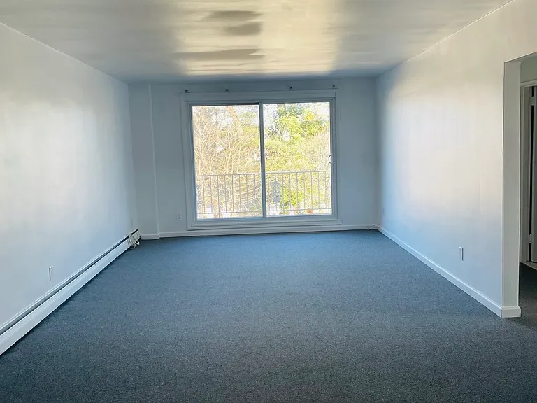 50-52 Gibson Blvd #B2 — Photo 6