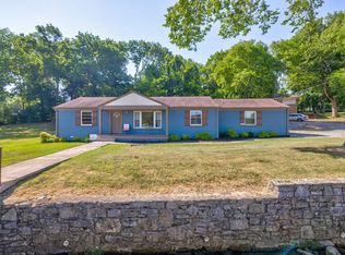 1201 S Graycroft Ave, Madison, TN 37115