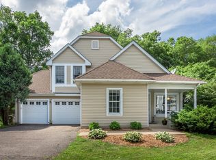 8874 Pine Bluff Ct, Eden Prairie, MN 55347