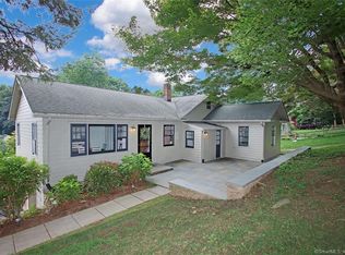 5 Hanover Rd, Newtown, CT 06470