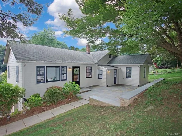 5 Hanover Road, Newtown, CT 06470