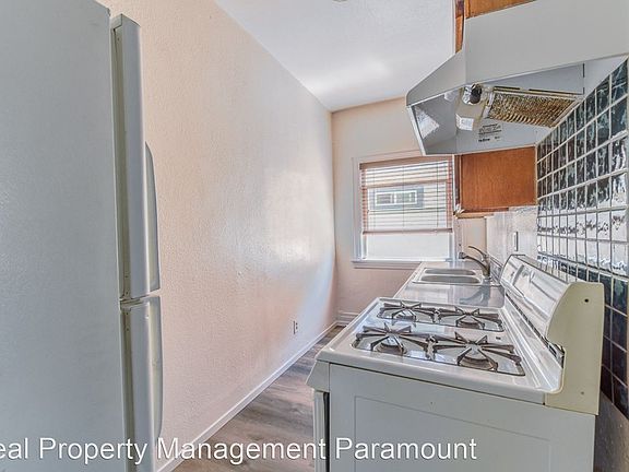 5th image of 910 W 41st St APT 30