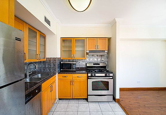 2nd image of 11949 Union Tpke APT 6C